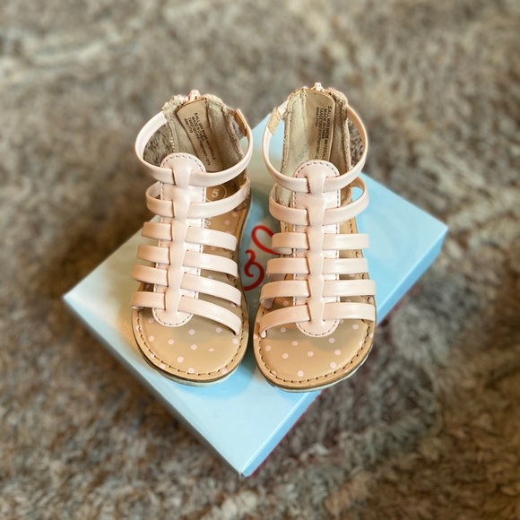 ⭐️SOLD⭐️ Baby girl sandals - Picture 7 of 11